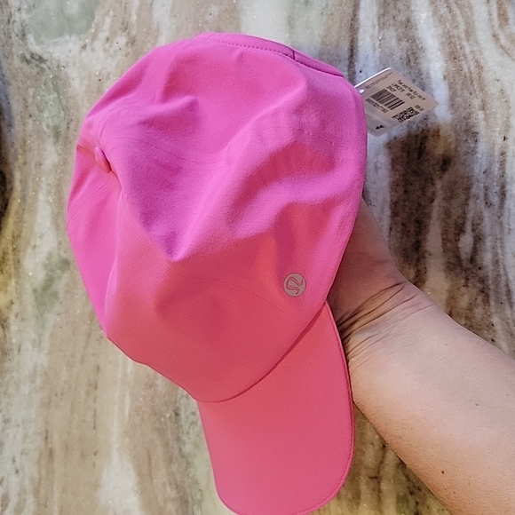 🆕 Women's Fast and Free Running Hat Sonic Pink - Picture 3 of 4